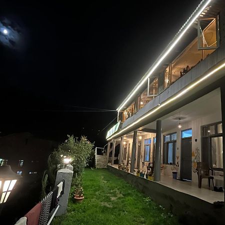 Young Monk Hostel & Cafe Old Manali Eksteriør billede