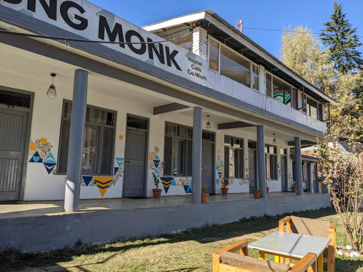 Young Monk Hostel & Cafe Old Manali Eksteriør billede