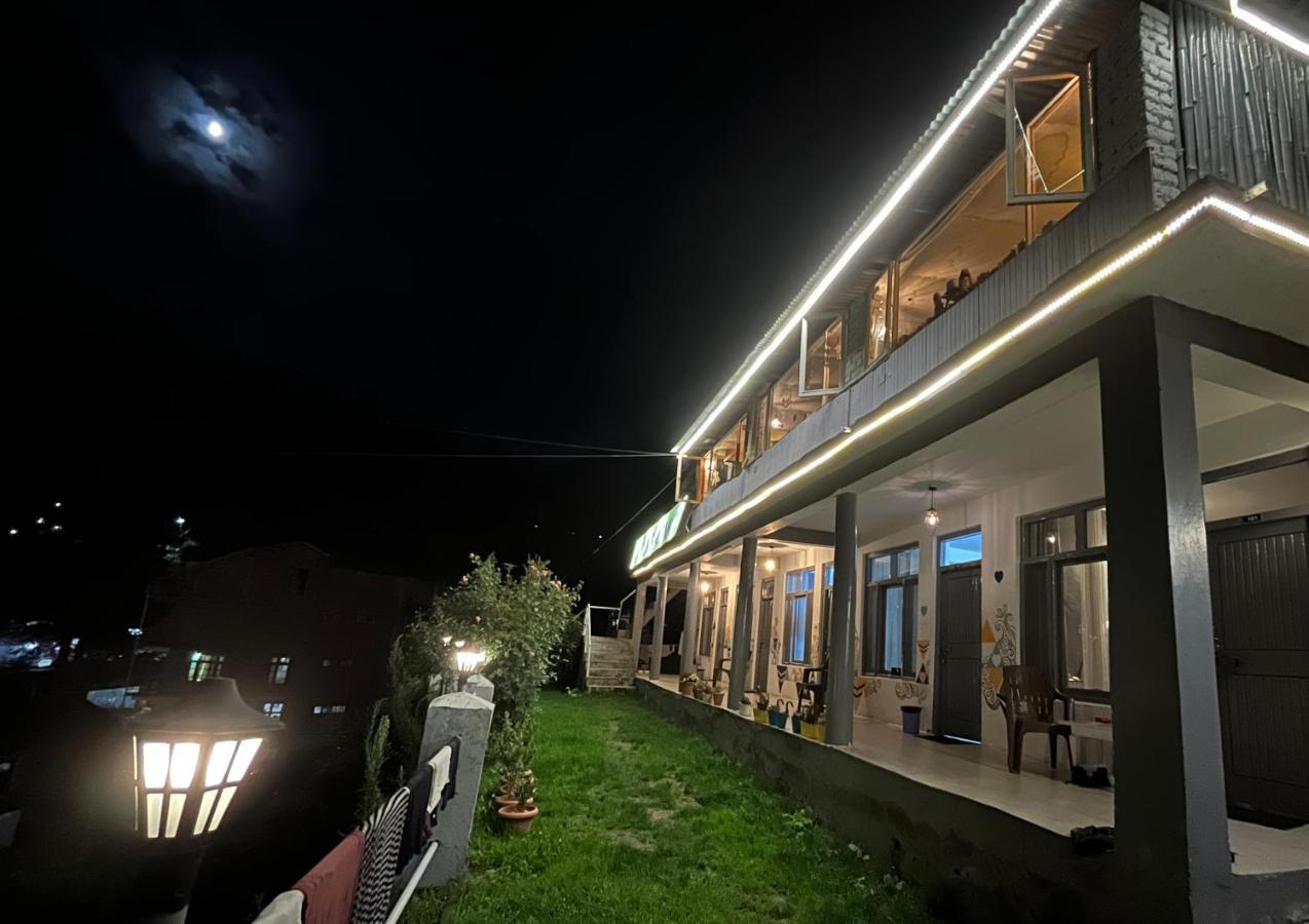 Young Monk Hostel & Cafe Old Manali Eksteriør billede